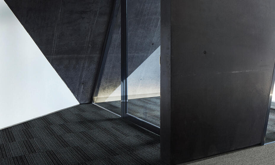 Hallway carpet tiles / 