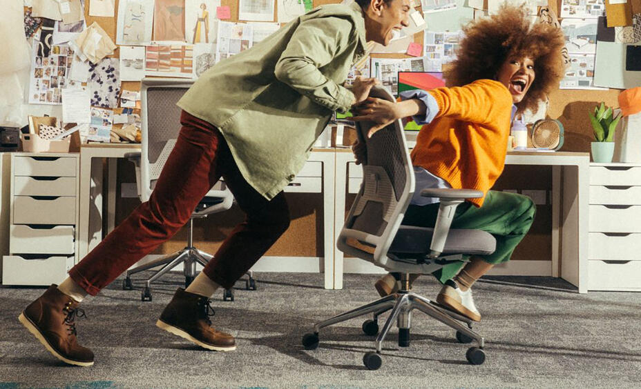 Office chair carpet tiles / 