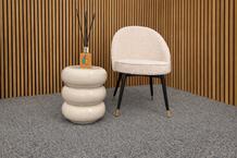 The Heuga 727 Cotton carpet tiles can be installed completely seamless, creating a clean and uniform floor appearance. The strongly mottled texture helps hide dirt and wear, making these tiles a very practical choice for busy areas. They are also easy to maintain and highly durable, making them ideal for offices and other workspaces where a neat and low maintenance floor is important.